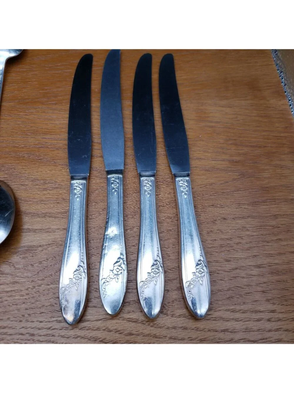 Tudor Plate Queen Bess II Flatware Set 4 Place Settings 20 Pc Oneida Silverplate